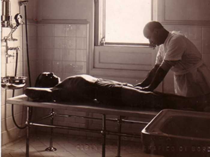 Ugo Migliorini al lavoro Collezione Migliorini